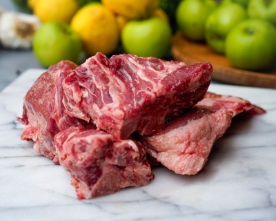 Свинина на кости охлаждённая 1 кг - купить в Гальчевке